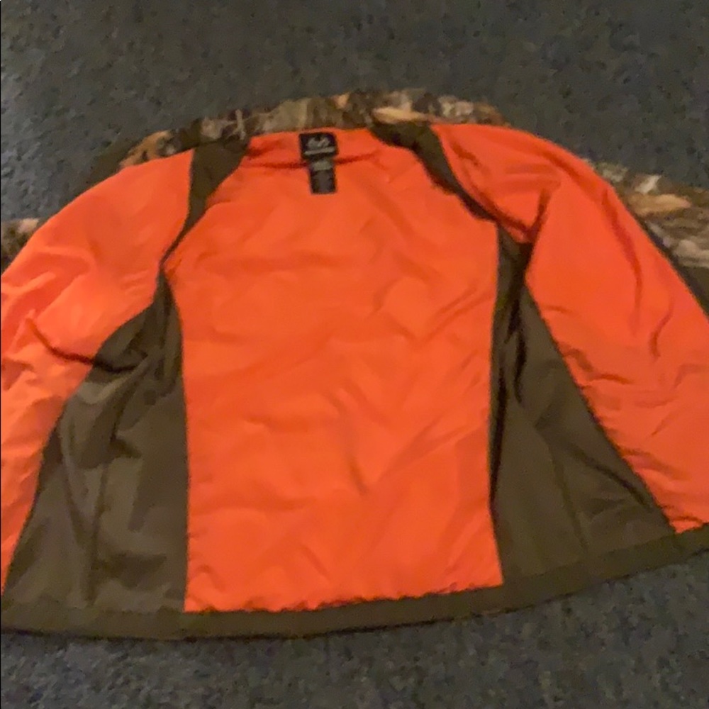 Realtree camo jacket - Picture 3 of 3